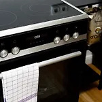 Apartment Prima Fuer Bis Zu 7 Gaeste- Stilvolles Im Zentrum Nahe Rathaus - Hochwertige Betten Und Bettwaesche - Voll Ausgestattete Kueche - 4k Smart Tv - Aufzug - Kostenlose Nacht Tiefgarage 20-30 Bis 9-30 Uhr Mit 28 Stellplaetzen Je Nach *