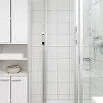 Prima Fuer Bis Zu 7 Gaeste- Stilvolles Im Zentrum Nahe Rathaus - Hochwertige Betten Und Bettwaesche - Voll Ausgestattete Kueche - 4k Smart Tv - Aufzug - Kostenlose Nacht Tiefgarage 20-30 Bis 9-30 Uhr Mit 28 Stellplaetzen Je Nach *