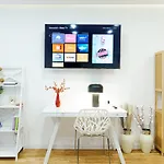 Apartment Prima Fuer Bis Zu 7 Gaeste- Stilvolles Im Zentrum Nahe Rathaus - Hochwertige Betten Und Bettwaesche - Voll Ausgestattete Kueche - 4k Smart Tv - Aufzug - Kostenlose Nacht Tiefgarage 20-30 Bis 9-30 Uhr Mit 28 Stellplaetzen Je Nach *