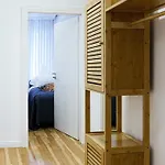 Prima Fuer Bis Zu 7 Gaeste- Stilvolles Im Zentrum Nahe Rathaus - Hochwertige Betten Und Bettwaesche - Voll Ausgestattete Kueche - 4k Smart Tv - Aufzug - Kostenlose Nacht Tiefgarage 20-30 Bis 9-30 Uhr Mit 28 Stellplaetzen Je Nach * Augsburg