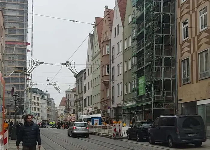 Apartment Prima New - Stylish - Town Hall Near - High-quality Beds & Linen - Full Kitchen - 4k Smart Tv - Elevator - For Up To 7 Guests - Free Overnight Ug Parking 20-30- 9-30 Oclock Near 28 Parking Spaces If Available