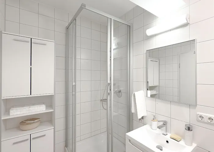 Prima New - Stylish - Town Hall Near - High-quality Beds & Linen - Full Kitchen - 4k Smart Tv - Elevator - For Up To 7 Guests - Free Overnight Ug Parking 20-30- 9-30 Oclock Near 28 Parking Spaces If Available * Augsburg