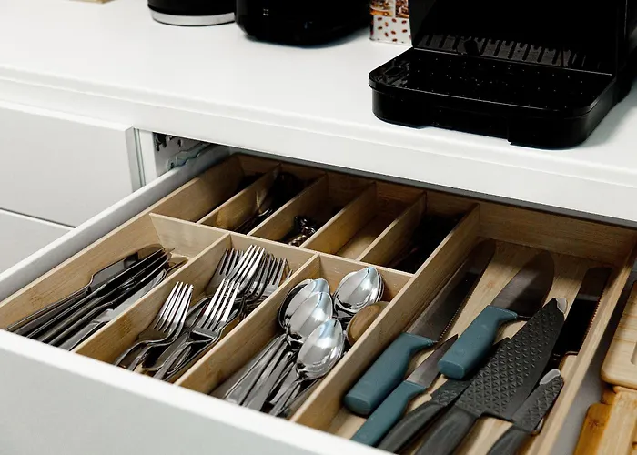 Apartamento Augusta Prima für bis zu 7 Gäste- Stilvolles Apartment im Zentrum nahe Rathaus - Hochwertige Betten und Bettwäsche - Voll ausgestattete Küche - 4K Smart TV - Aufzug - Kostenlose Nacht Tiefgarage 20-30 bis 9-30 Uhr mit 28 Stellplätzen je nach Verfügba Augsburgo